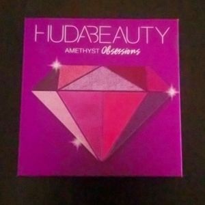 HUDA BEAUTY Amethyst Obsessions Eyeshadow Pallete